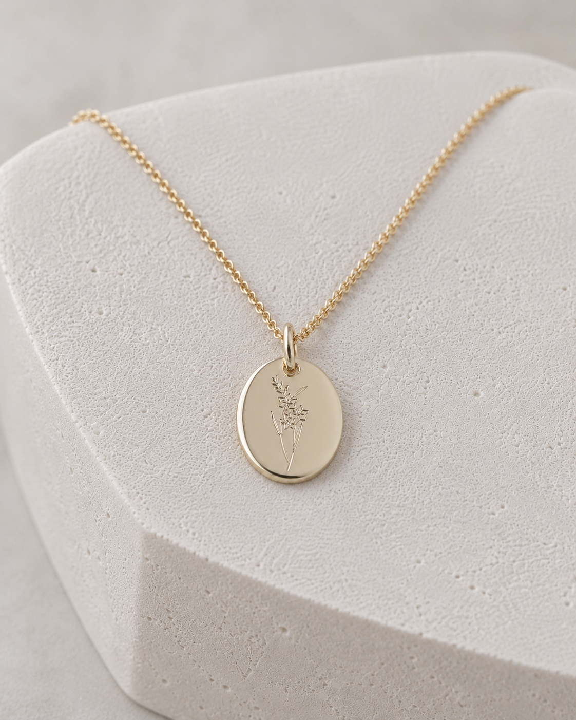 Geburtsblumen-Kette August mit Gladiolen-Anhänger als dezenter Schmuck