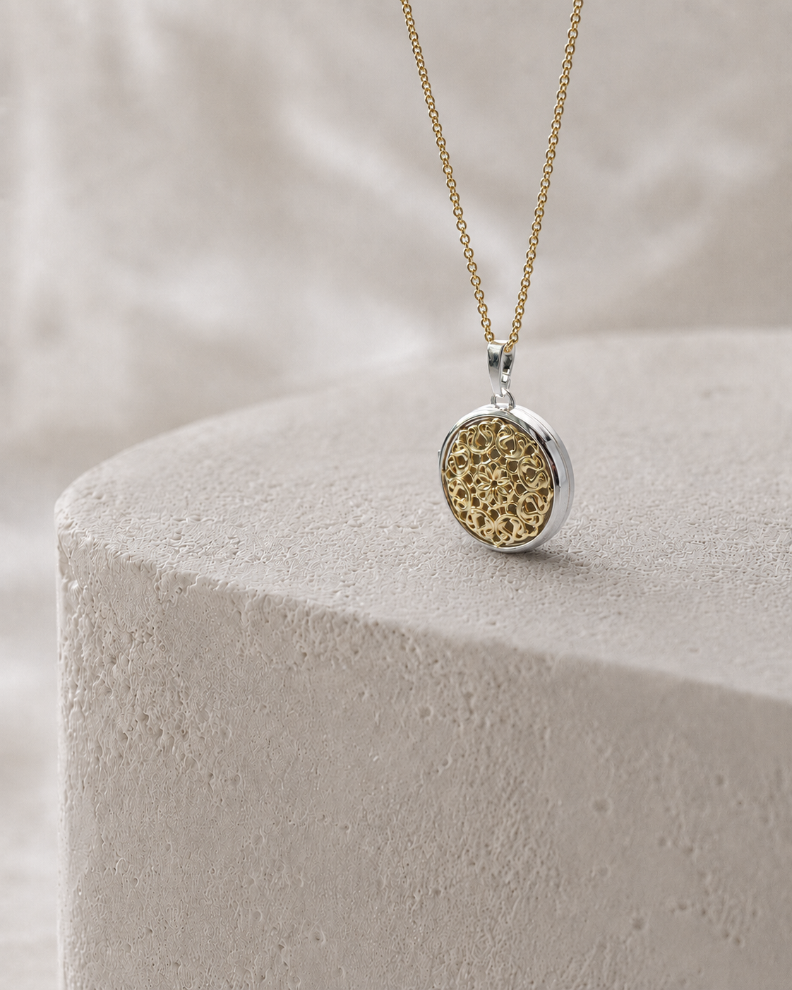 The Real Necklace vergoldet als klares Produktbild