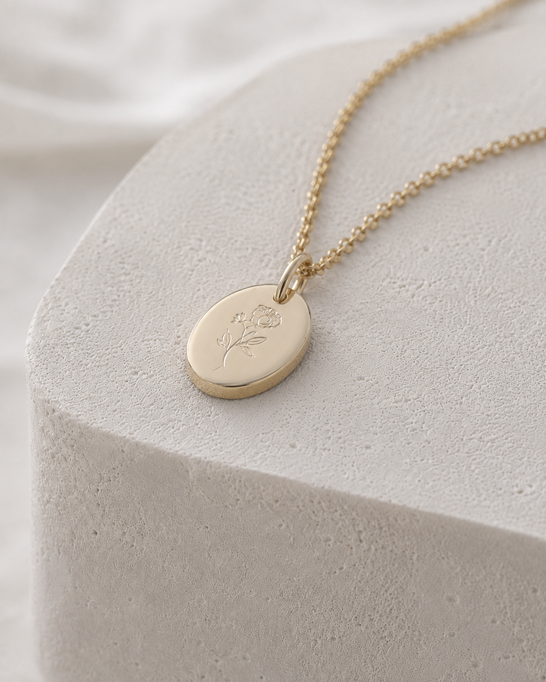 Geburtsblumen-Kette November mit Pfingstrosen-Anhänger als dezenter Schmuck 
