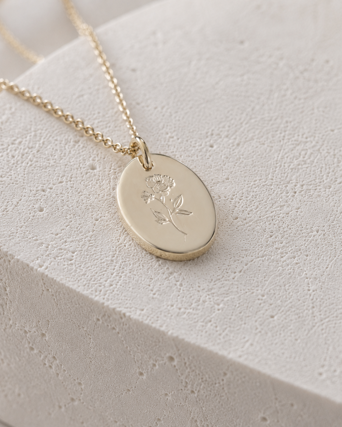 Geburtsblumen-Kette November mit Pfingstrosen-Anhänger als dezenter Schmuck 