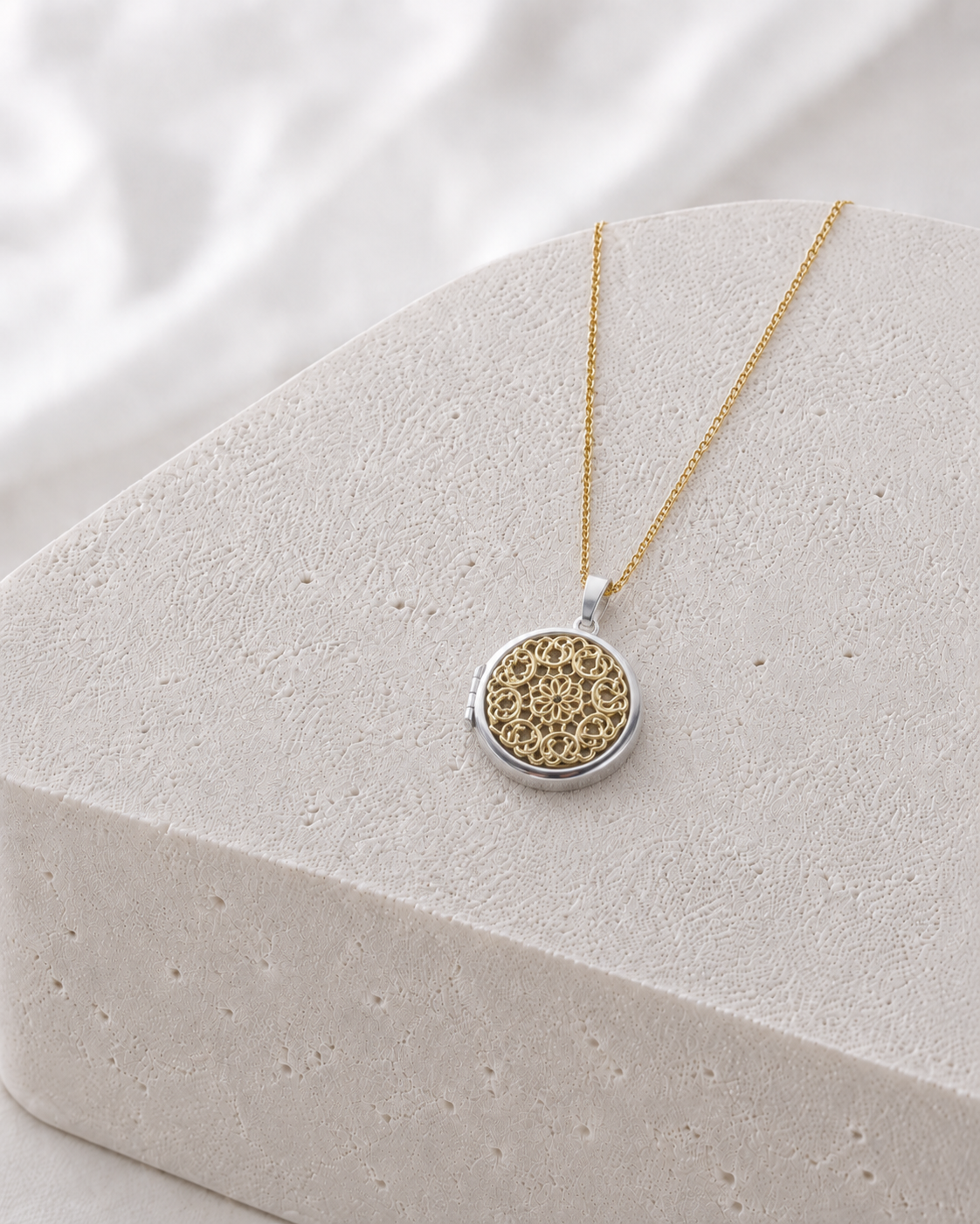 The Real Necklace vergoldet als klares Produktbild